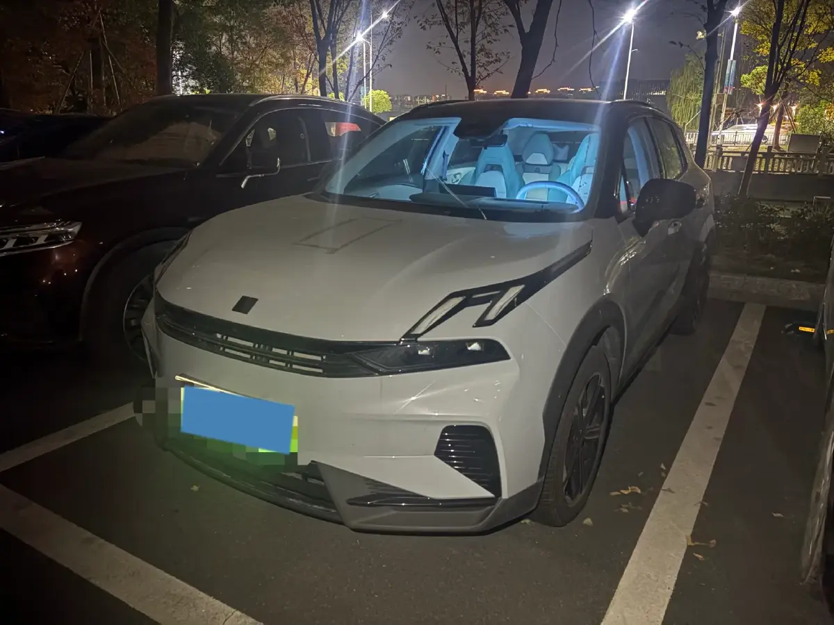 2024 LYNK&CO 06 EM-P 1.5L 120HP L4 3DHT PHEV 19.09KWH