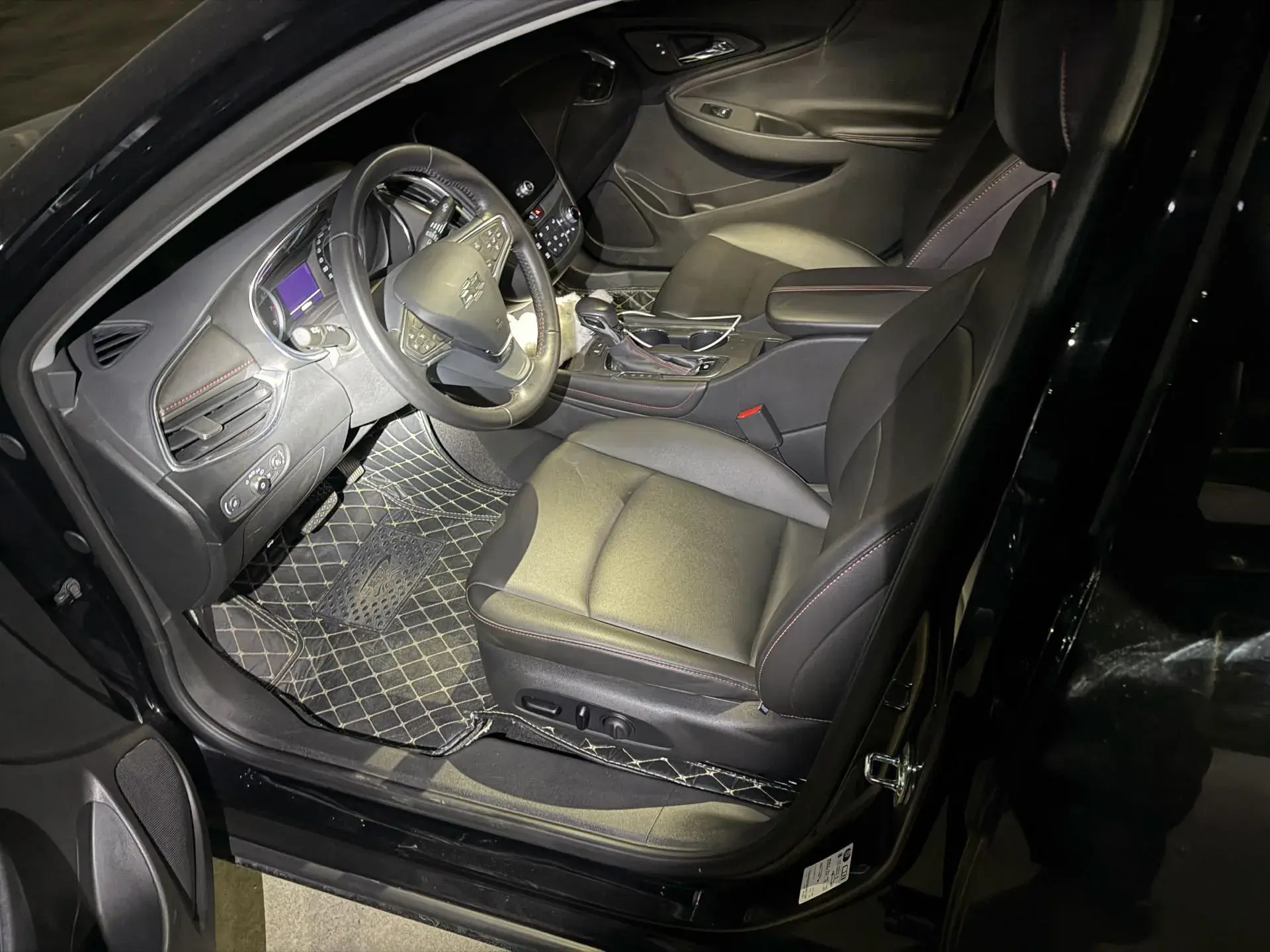 2023 CHEVROLET MALIBU thumbnail 3