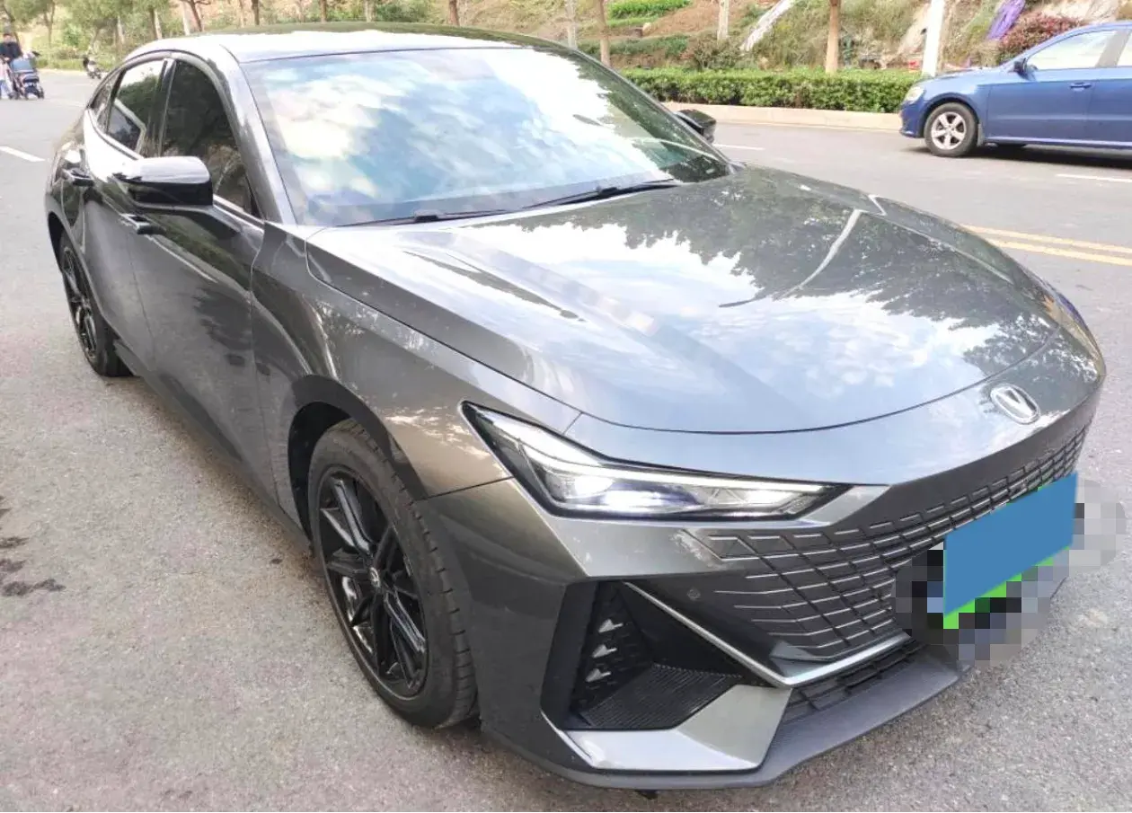 2022 CHANGAN UNI-V thumbnail 2