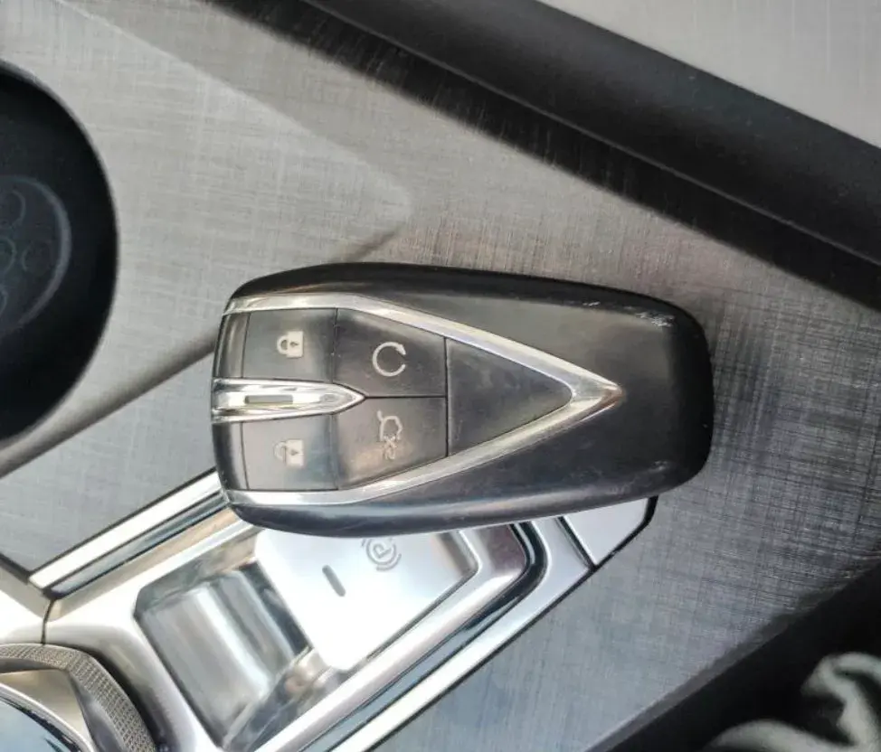 2022 CHANGAN UNI-V thumbnail 3