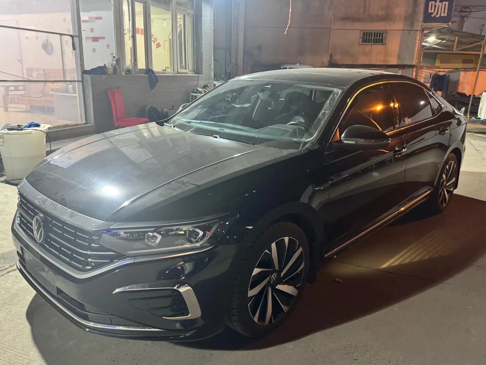 2022 VOLKSWAGEN PASSAT view 1