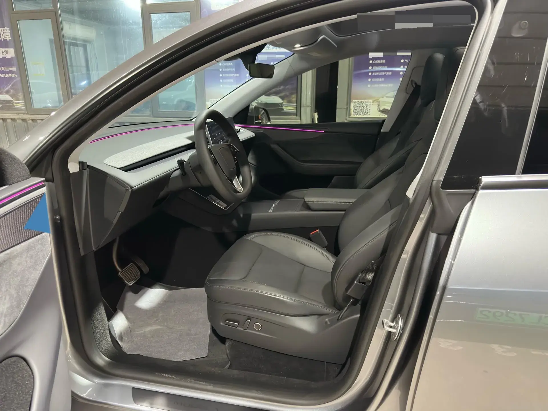 2025 TESLA MODEL thumbnail 4