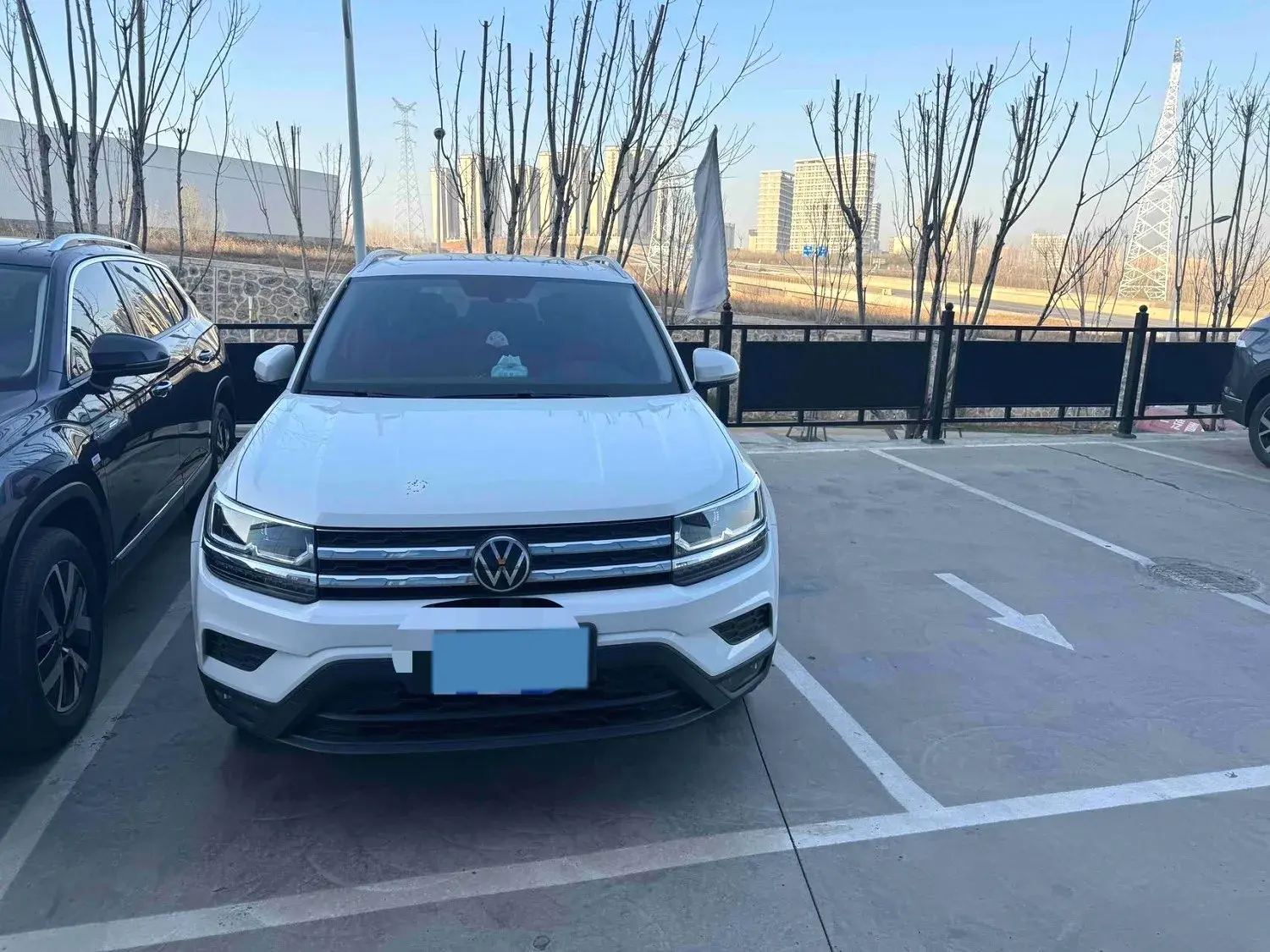 2021 VOLKSWAGEN THARU thumbnail 3