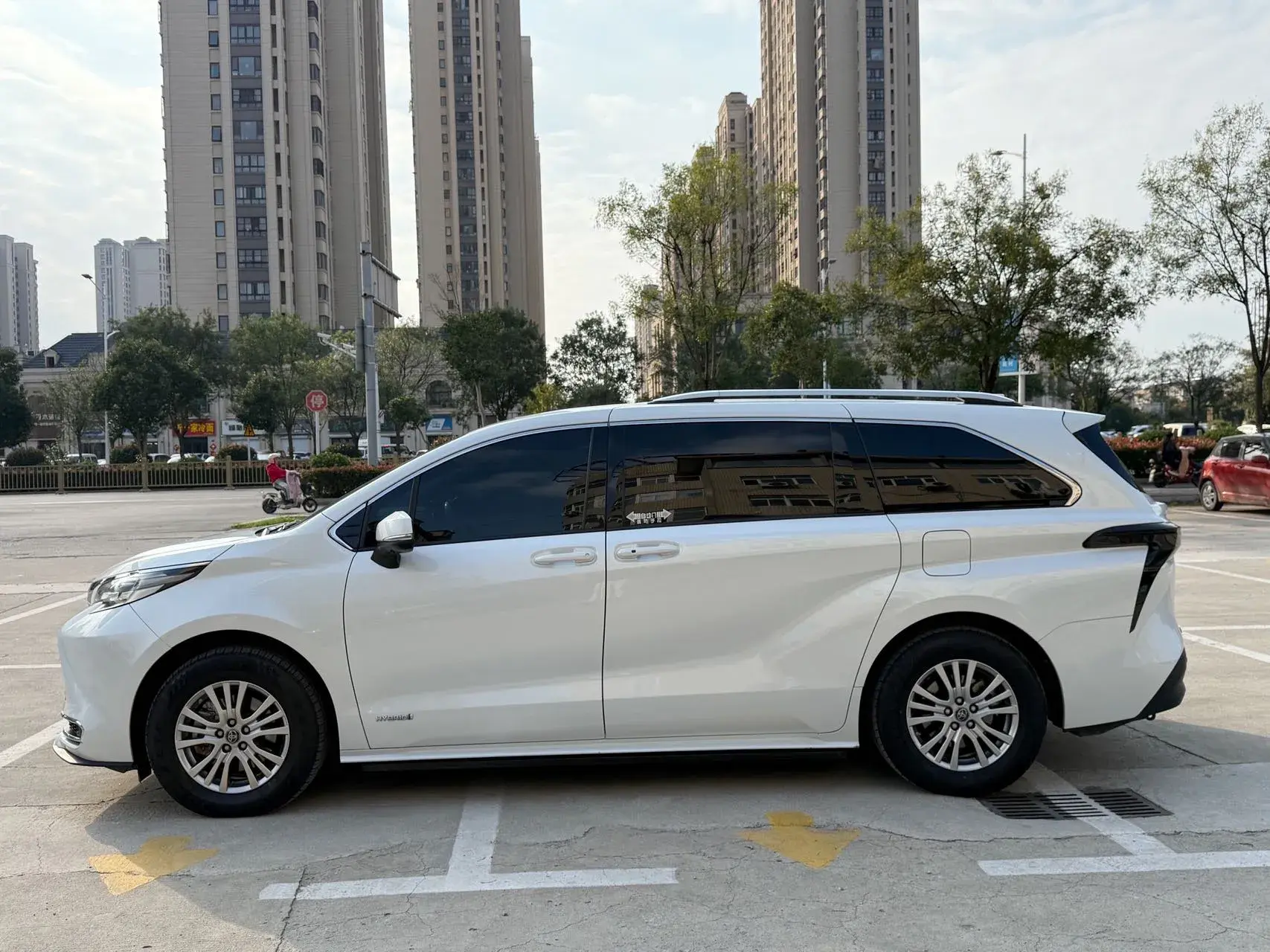 2021 TOYOTA SIENNA thumbnail 4