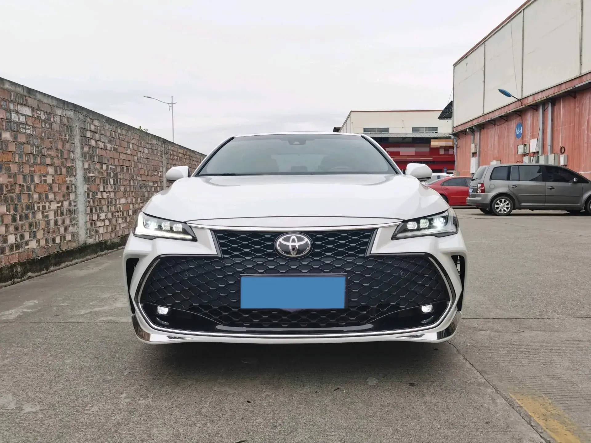 2022 TOYOTA AVALON thumbnail 2