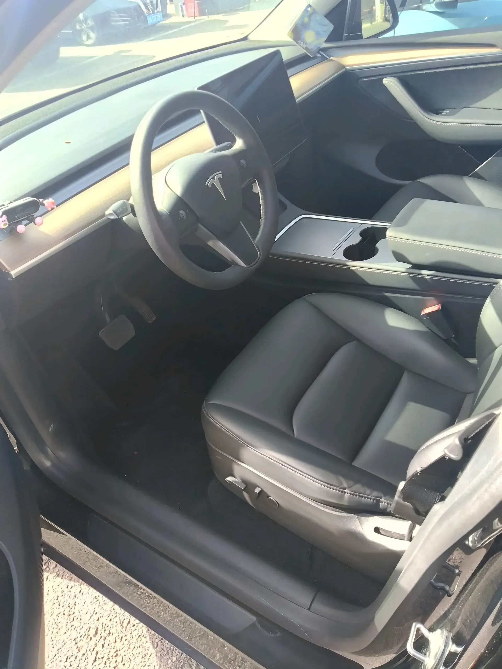 2021 TESLA MODEL thumbnail 4