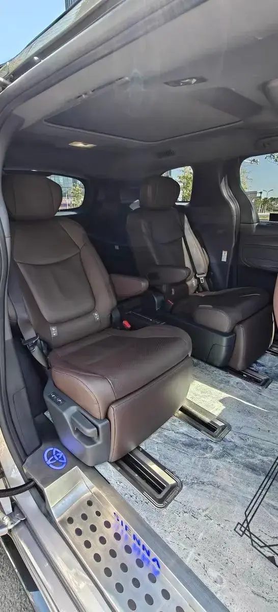 2021 TOYOTA SIENNA thumbnail 4