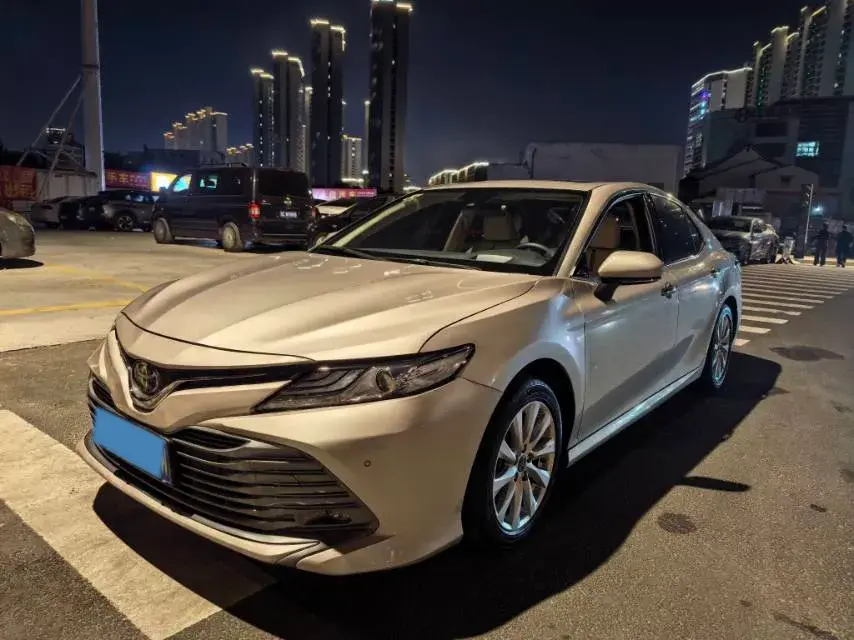 2019 TOYOTA CAMRY view 1