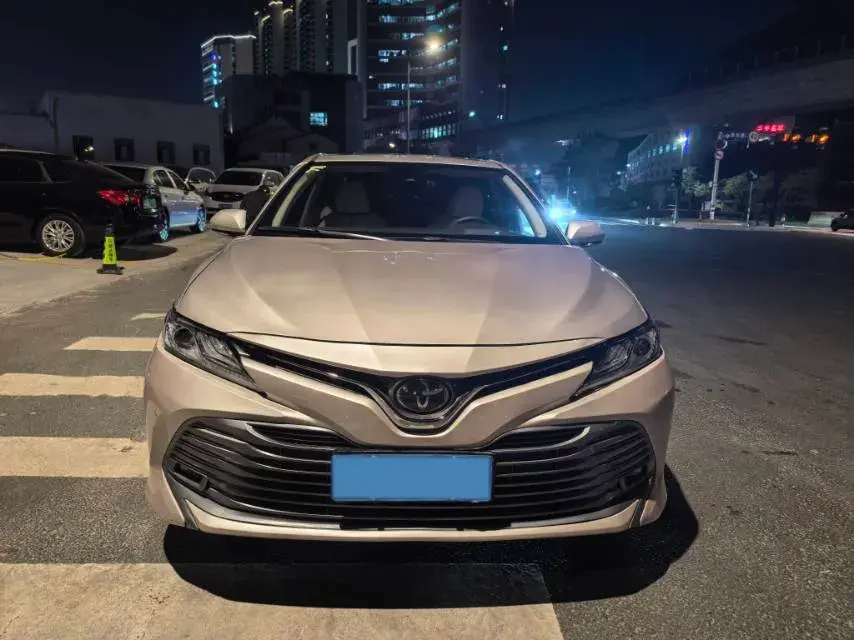 2019 TOYOTA CAMRY thumbnail 3