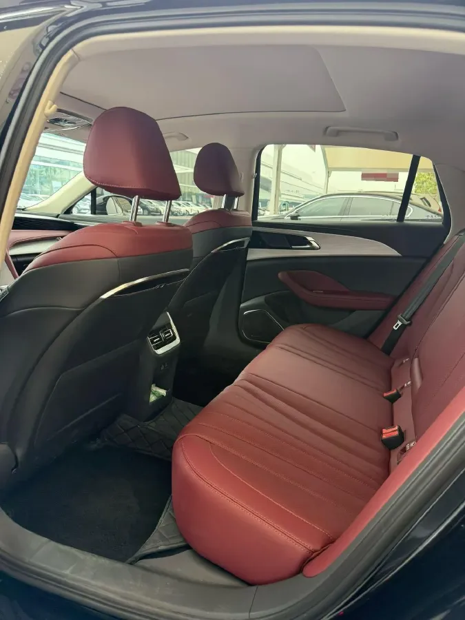 2025 HongQi H5 1.5T 169HP L4 7DCT,autocango,china used car exporter,china ev exporter,chinese used car exporter,chinese used ev exporter