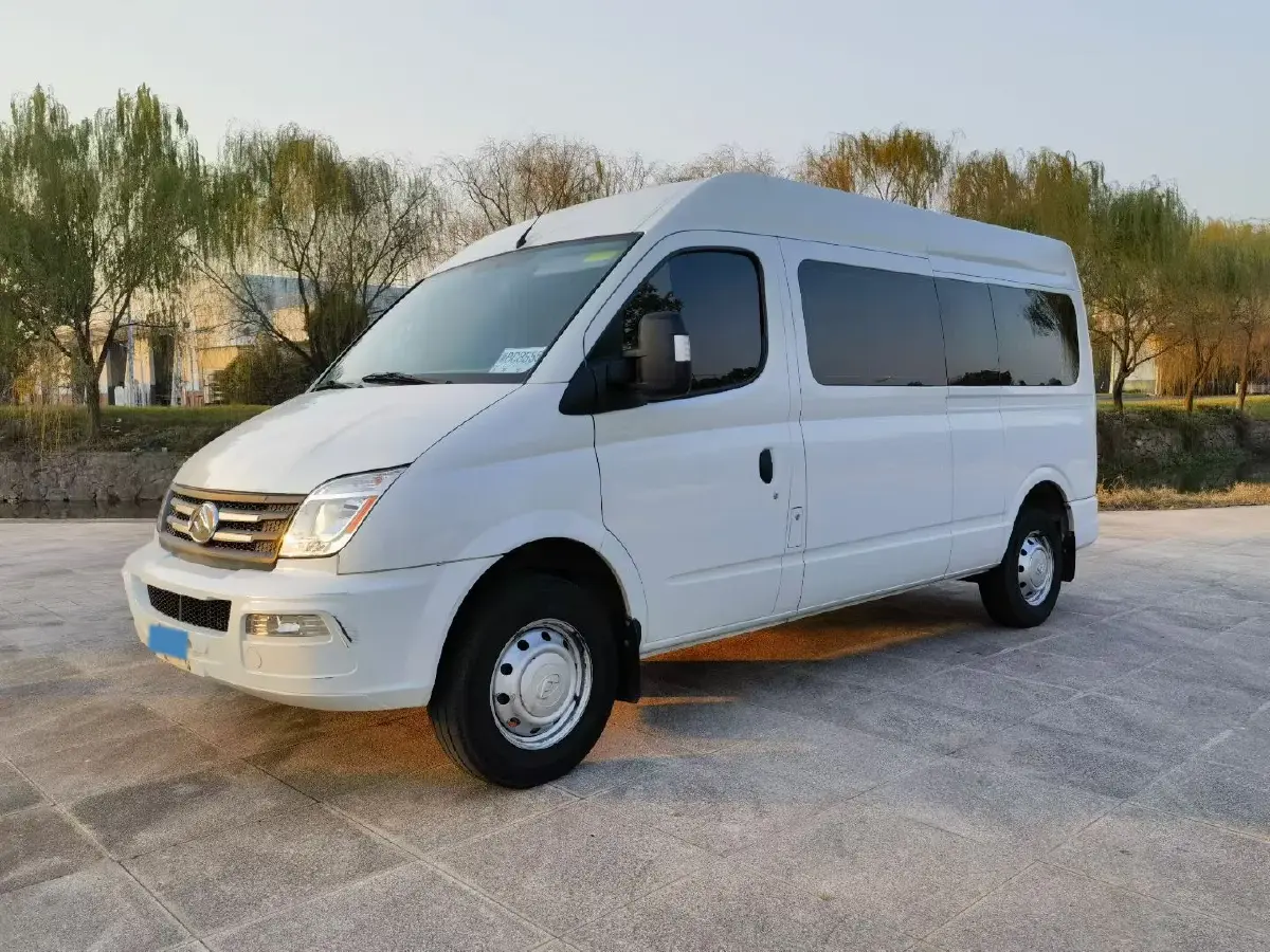 2021 MAXUS XinTu V80 2.0T 139HP L4 6MT