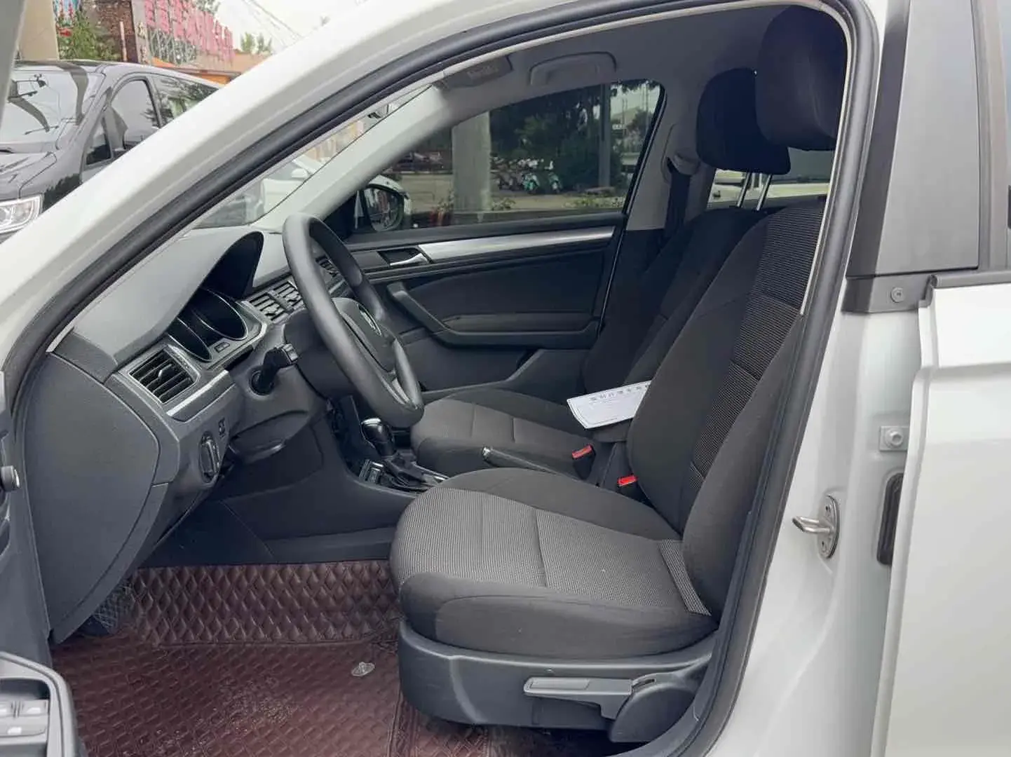 2019 VOLKSWAGEN BORA thumbnail 4