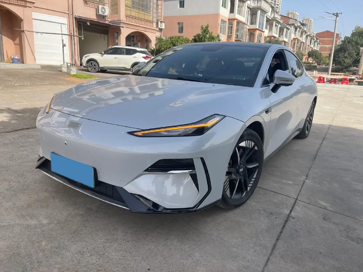 2024 Geely Galaxy E8 BEV 62KWH