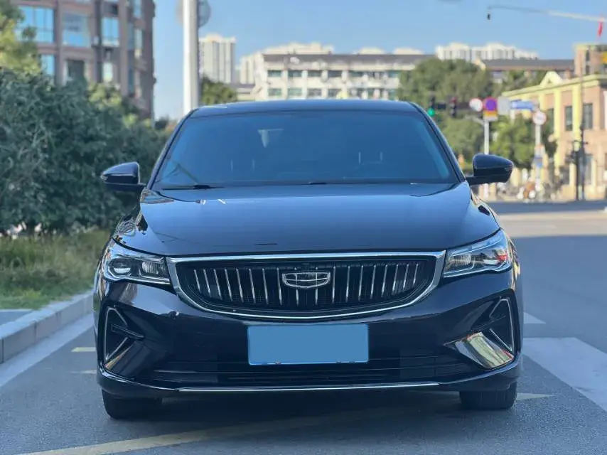 2022 GEELY EMGRAND thumbnail 2