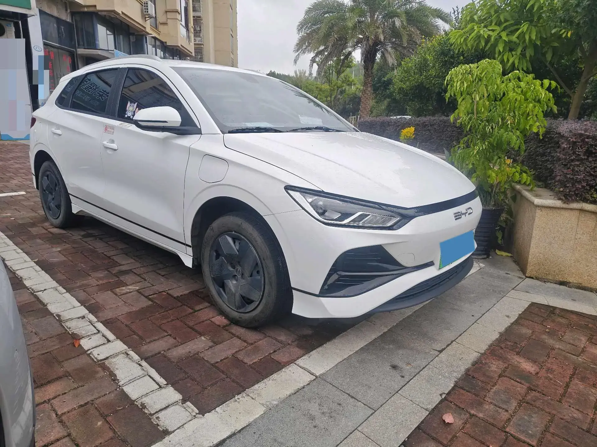 2024 BYD E2 thumbnail 2