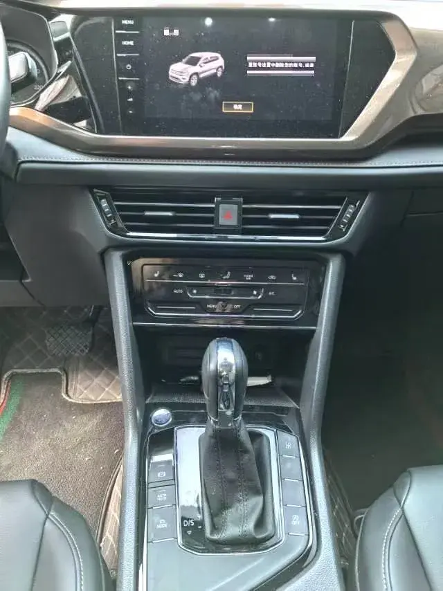 2021 VOLKSWAGEN THARU thumbnail 4