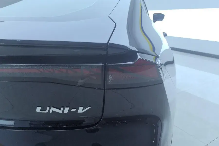 2022 CHANGAN UNI-V thumbnail 4