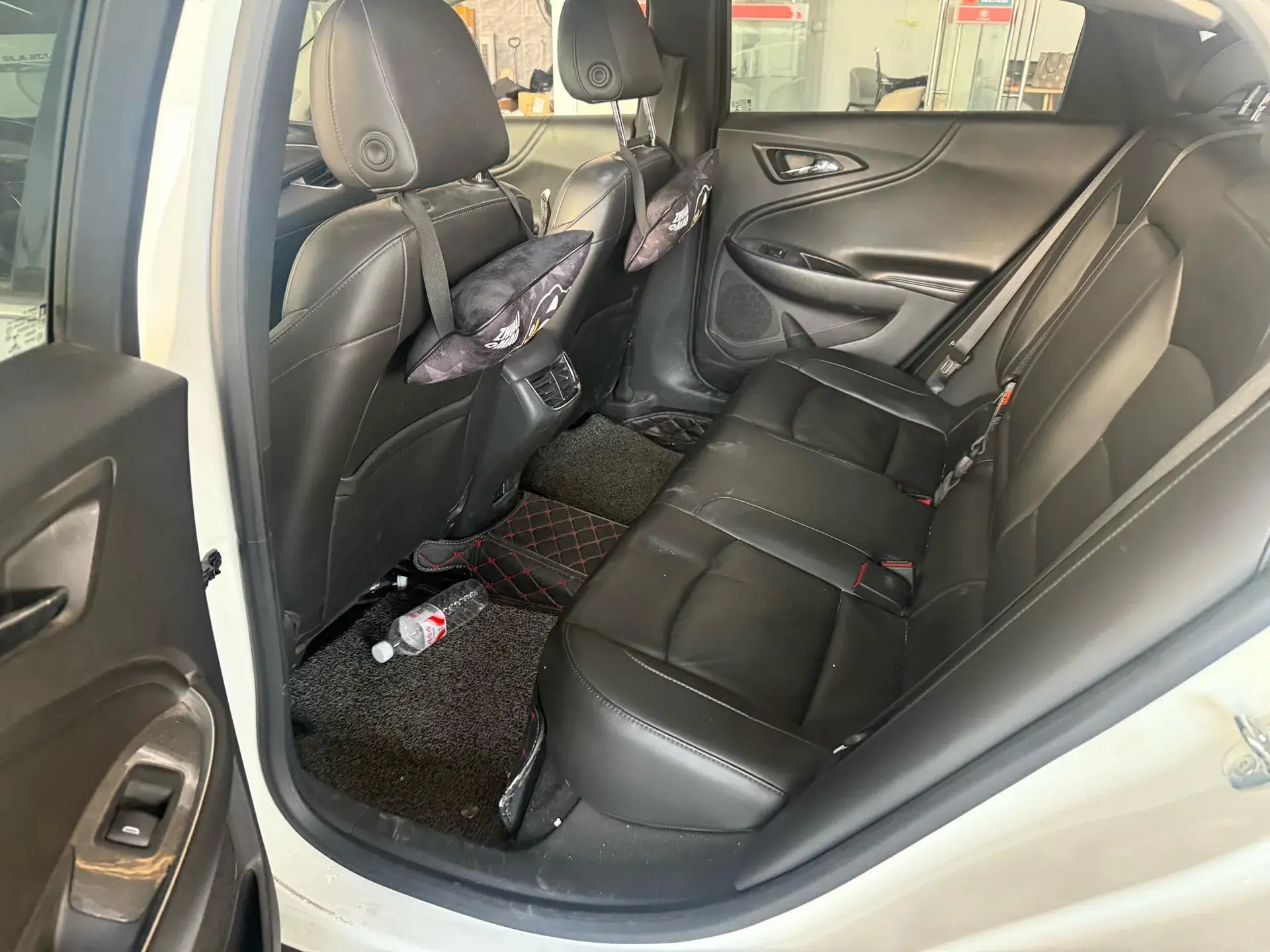 2018 CHEVROLET MALIBU thumbnail 4