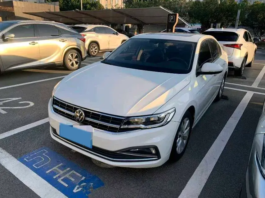 2021 VOLKSWAGEN BORA view 1