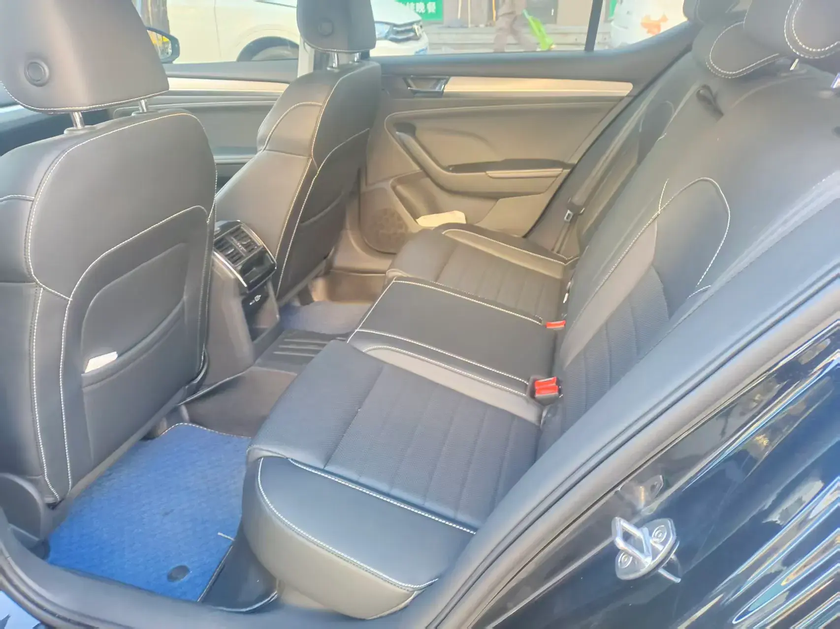 2024 SKODA SUPERB thumbnail 3