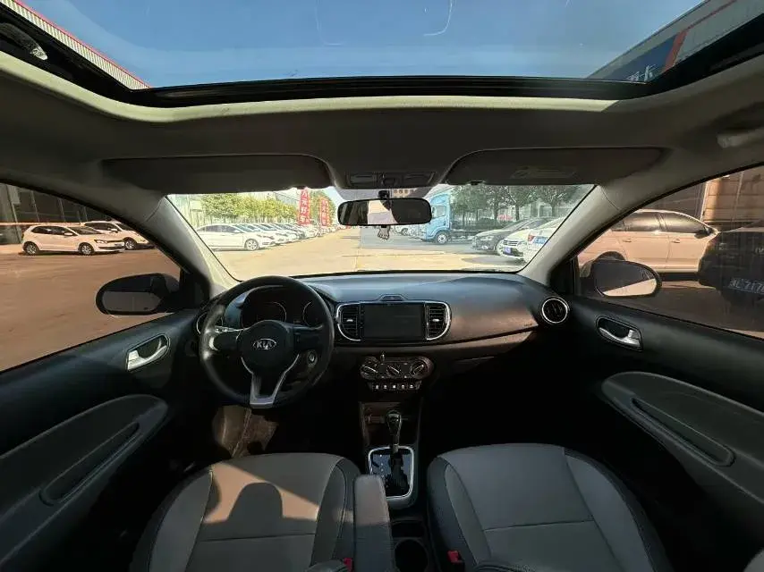 2017 KIA PEGAS thumbnail 4