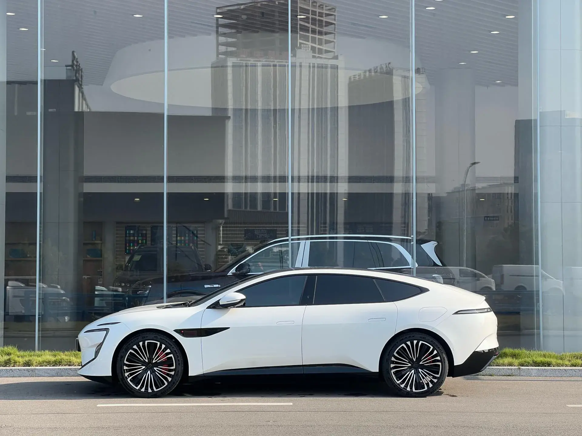 2024 AVATR 12 thumbnail 2