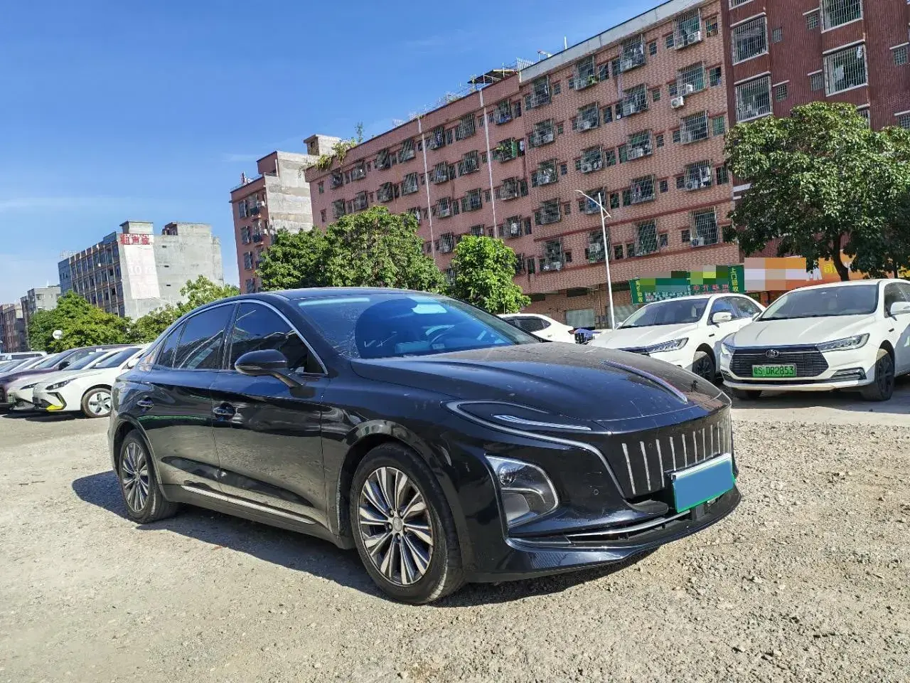 2024 HONGQI E-QM5 thumbnail 2