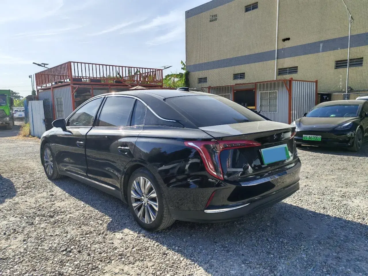 2024 HONGQI E-QM5 thumbnail 4