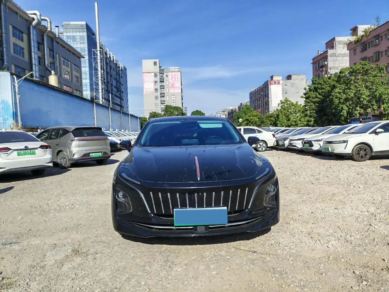 2024 HONGQI E-QM5 thumbnail 3