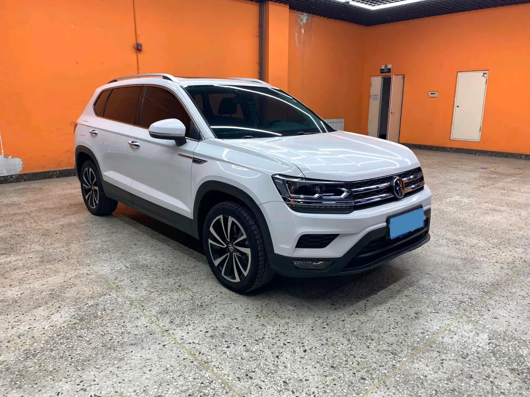 2021 VOLKSWAGEN THARU thumbnail 3