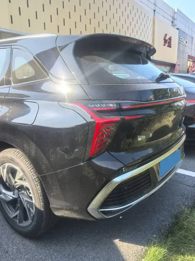 2024 HONGQI HS3 thumbnail 4