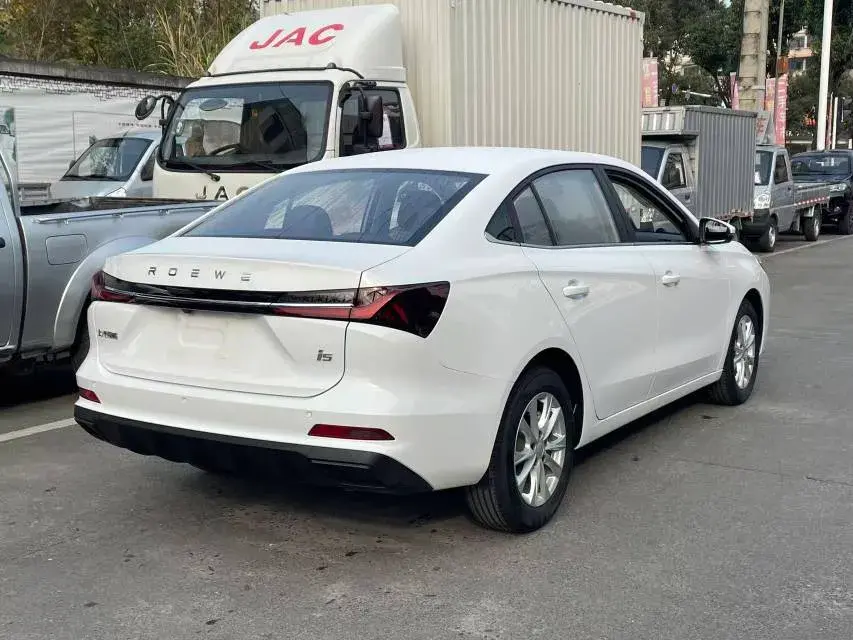 2024 ROEWE I5 thumbnail 3