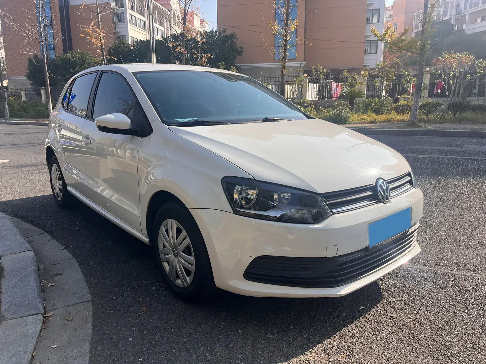 2018 VOLKSWAGEN POLO thumbnail 3