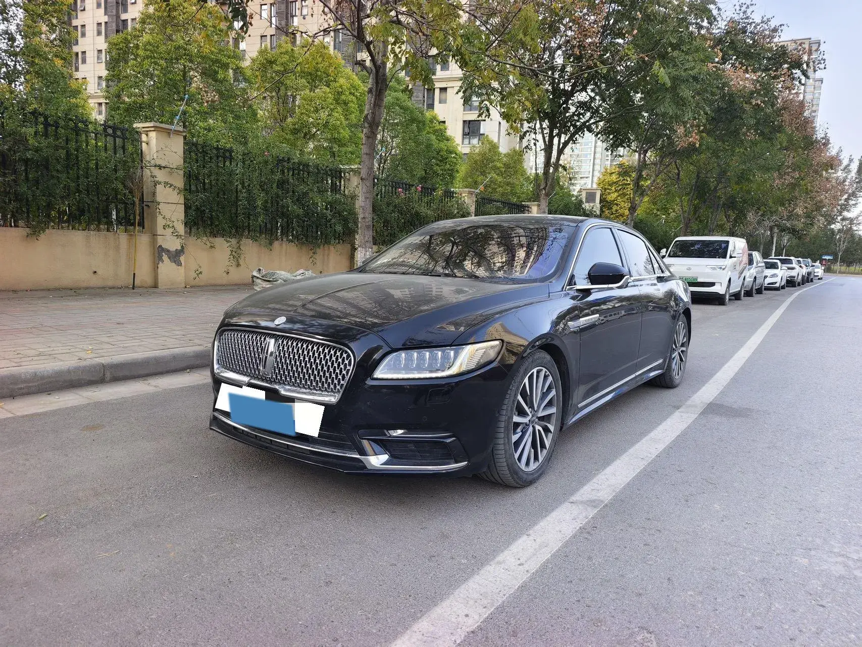 2018 LINCOLN CONTINENTAL view 1