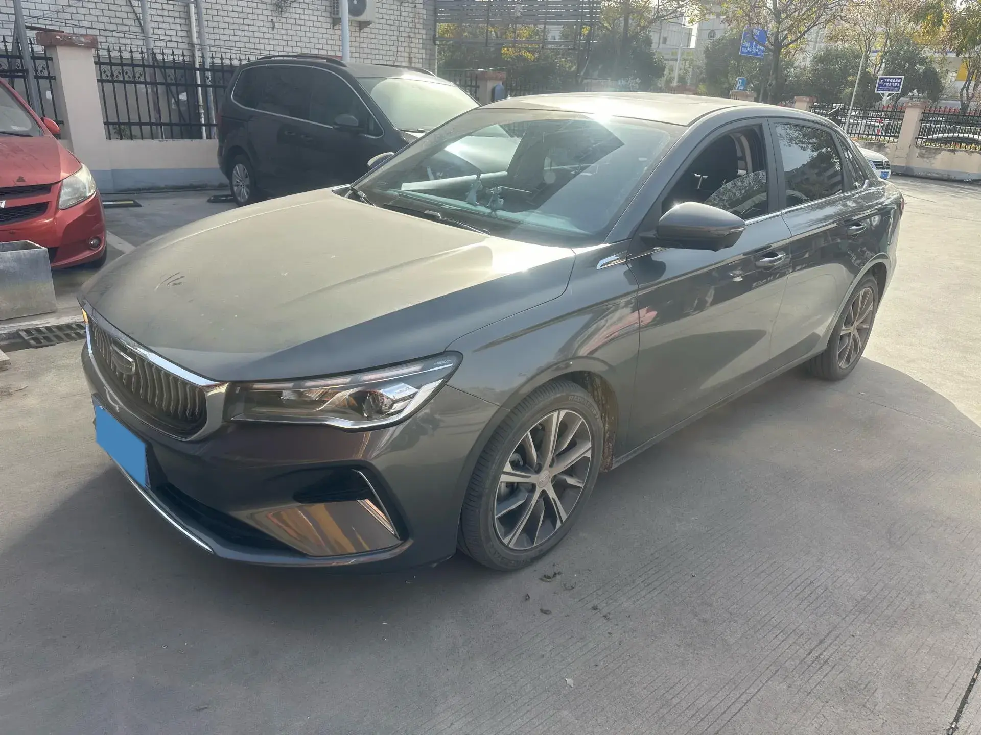 2022 GEELY EMGRAND thumbnail 2