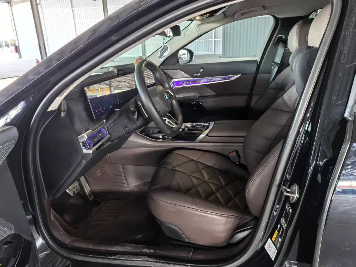 2023 BMW i7 BEV 101.7KWH,autocango,china used car exporter,china ev exporter,chinese used car exporter,chinese used ev exporter