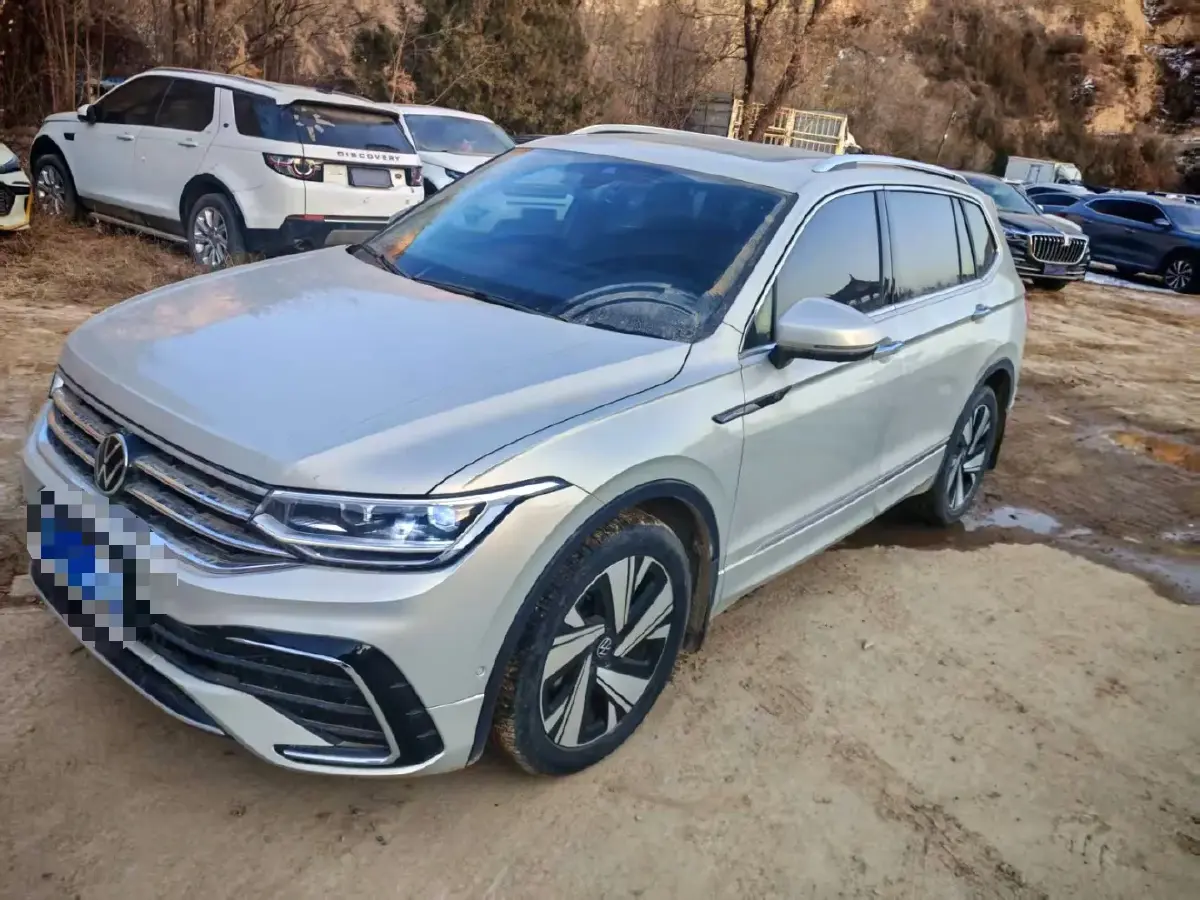 2023 Volkswagen Tiguan L 2.0T 186HP L4 7DCT