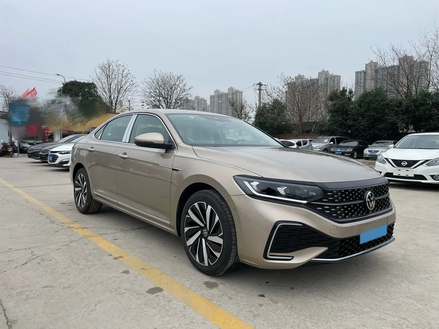 2022 VOLKSWAGEN PASSAT thumbnail 3