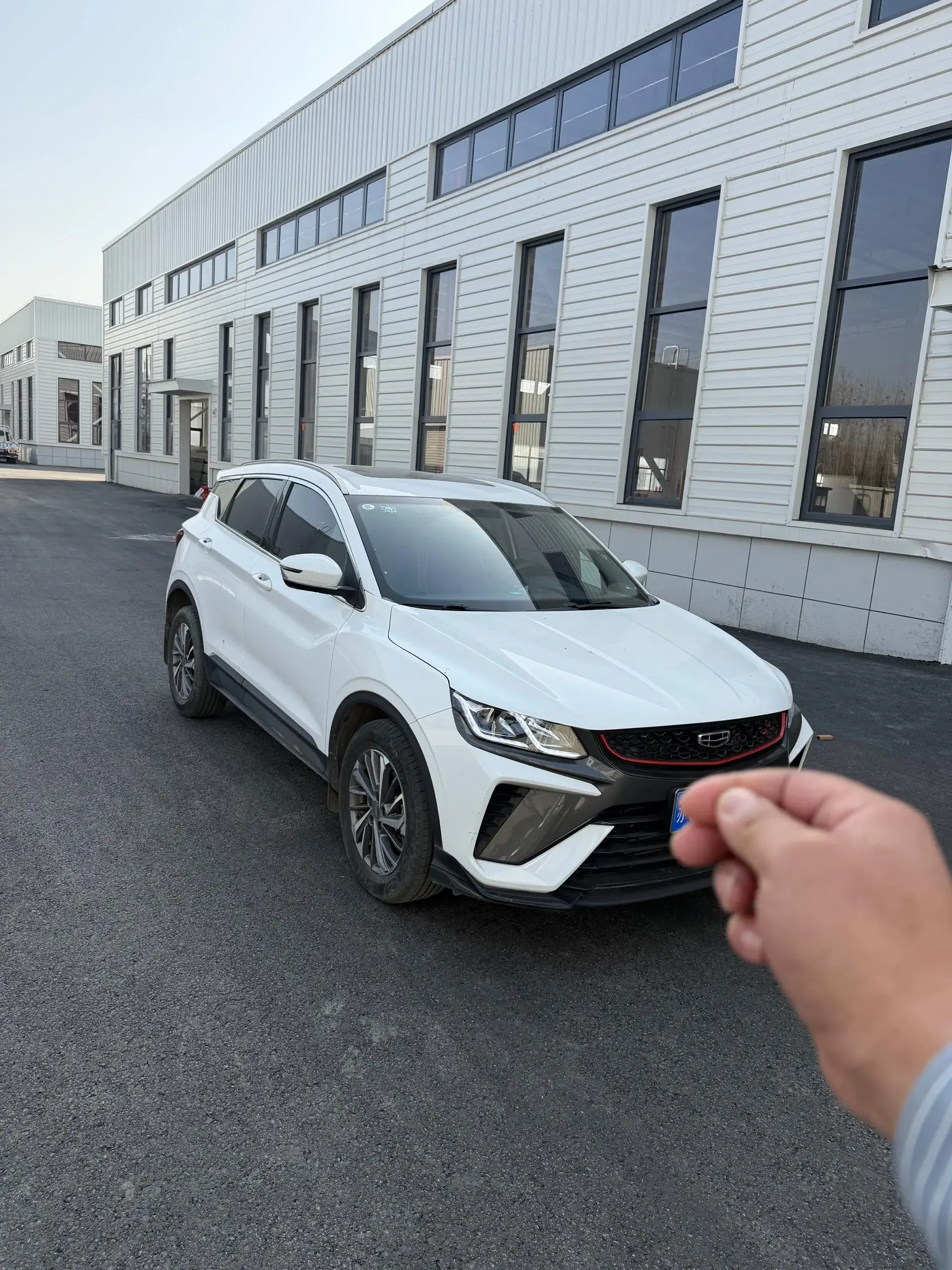 2021 GEELY COOLRAY thumbnail 3