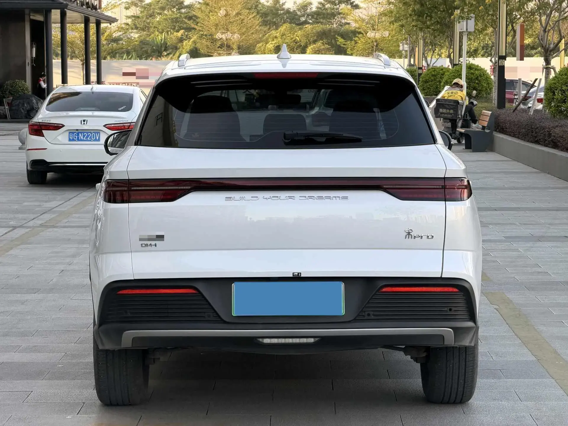 2024 BYD SONG thumbnail 4