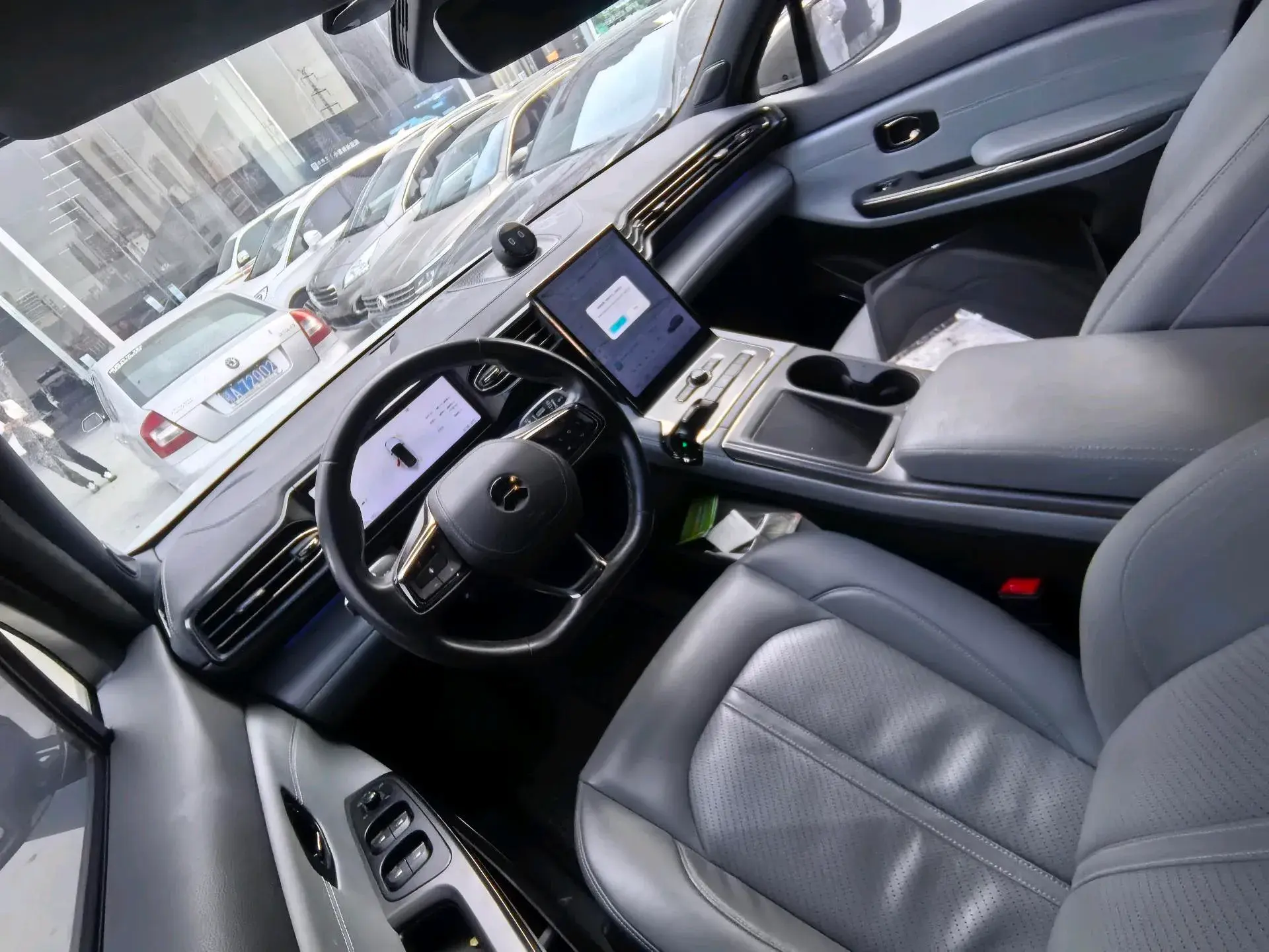 2020 NIO ES6 thumbnail 3