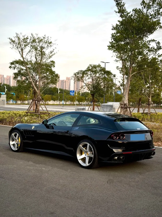 2017 Ferrari GTC4 Lusso 3.9T 609HP V8 7DCT,autocango,china used car exporter,china ev exporter,chinese used car exporter,chinese used ev exporter