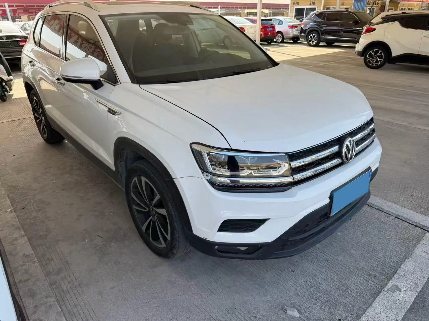 2021 VOLKSWAGEN THARU thumbnail 2