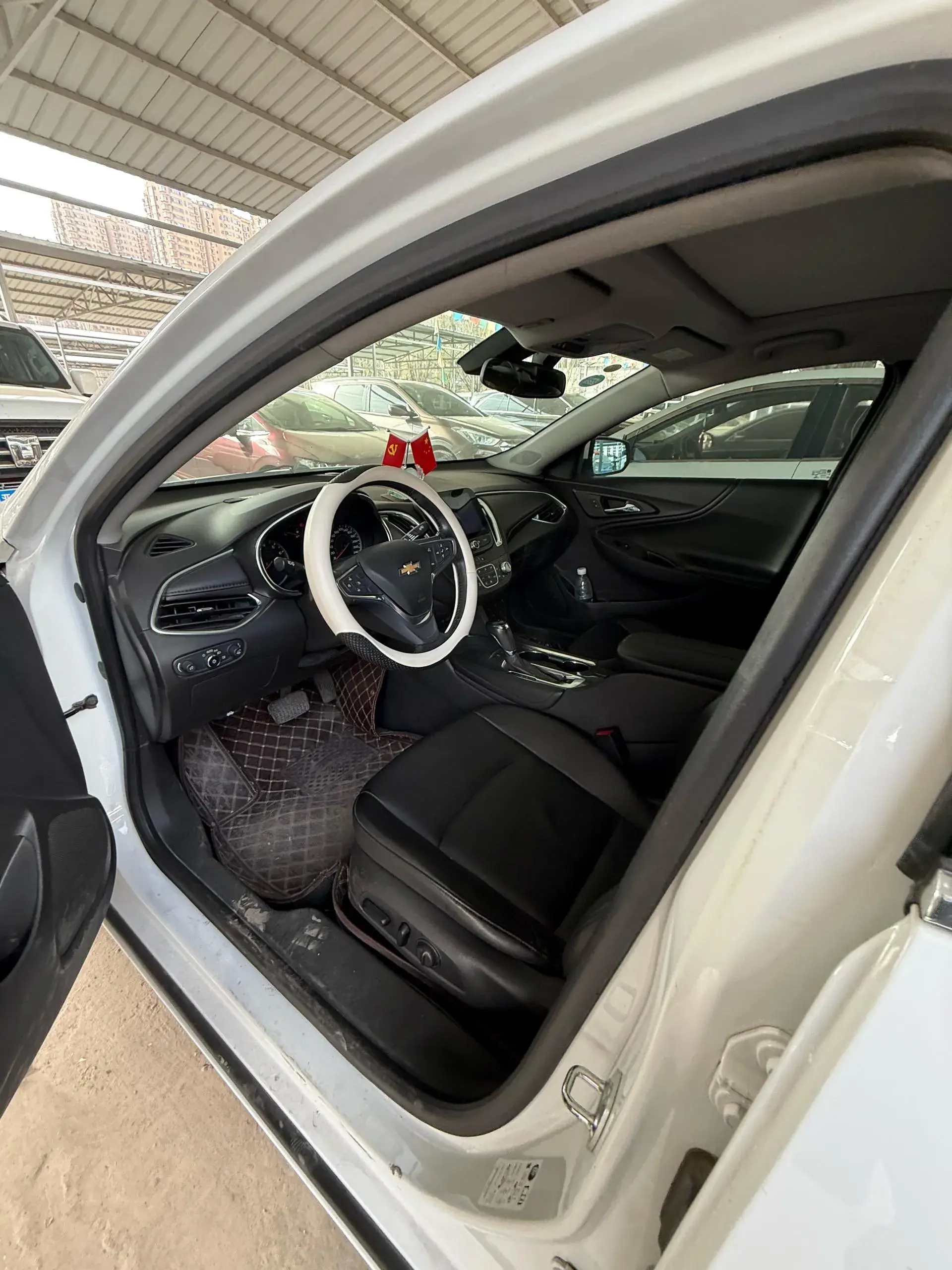 2019 CHEVROLET MALIBU thumbnail 2