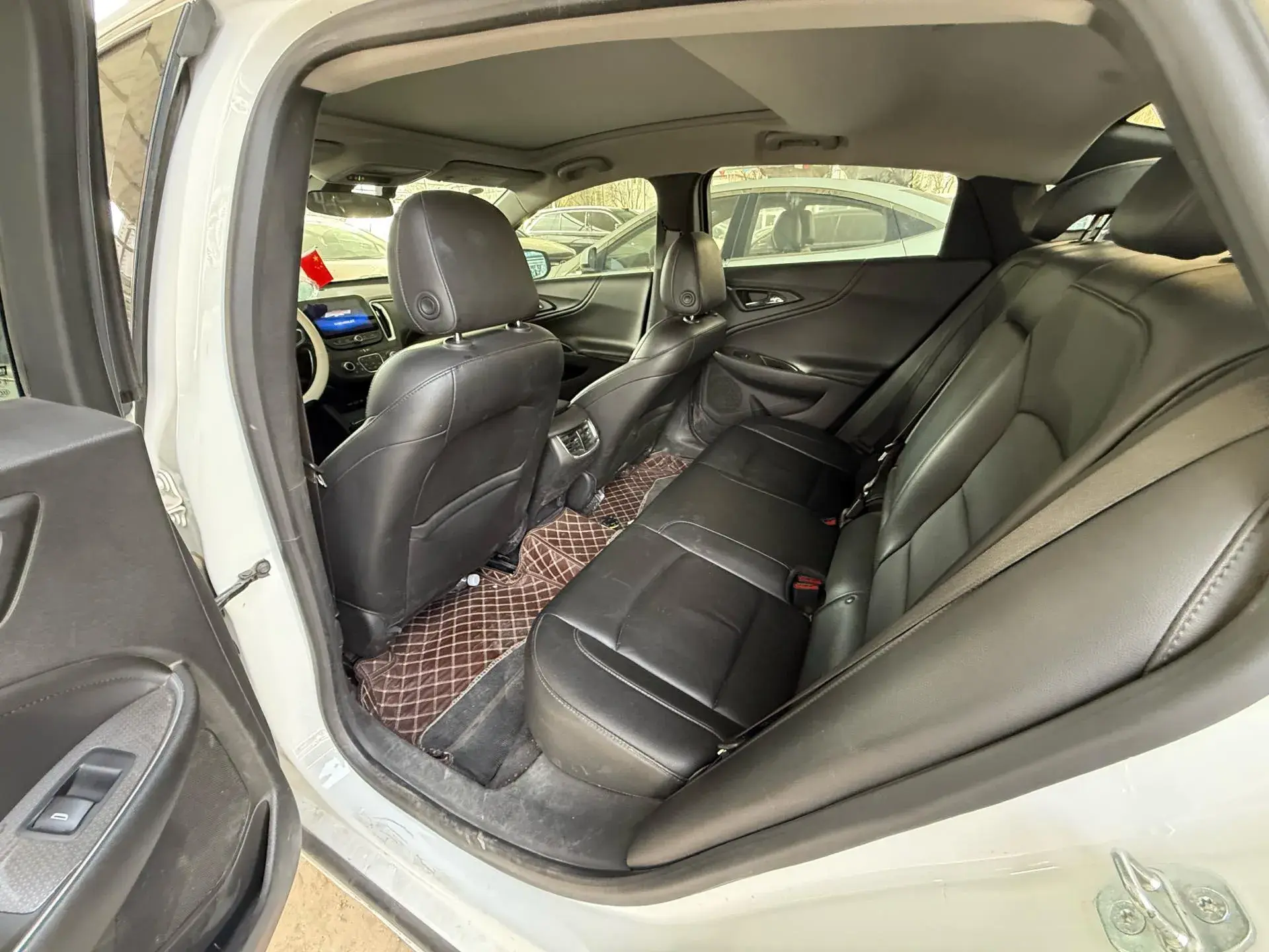 2019 CHEVROLET MALIBU thumbnail 4