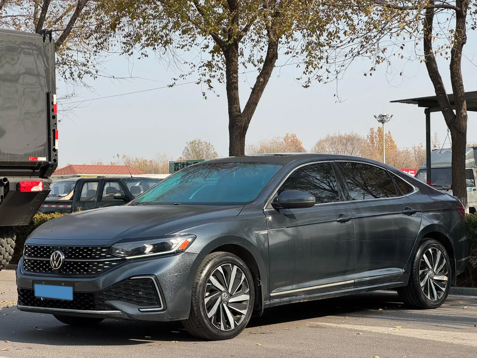 2022 VOLKSWAGEN PASSAT view 1