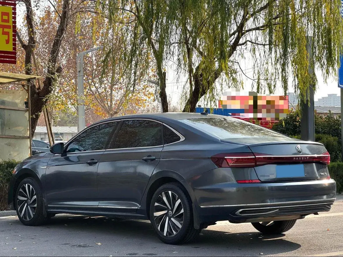 2022 VOLKSWAGEN PASSAT thumbnail 4
