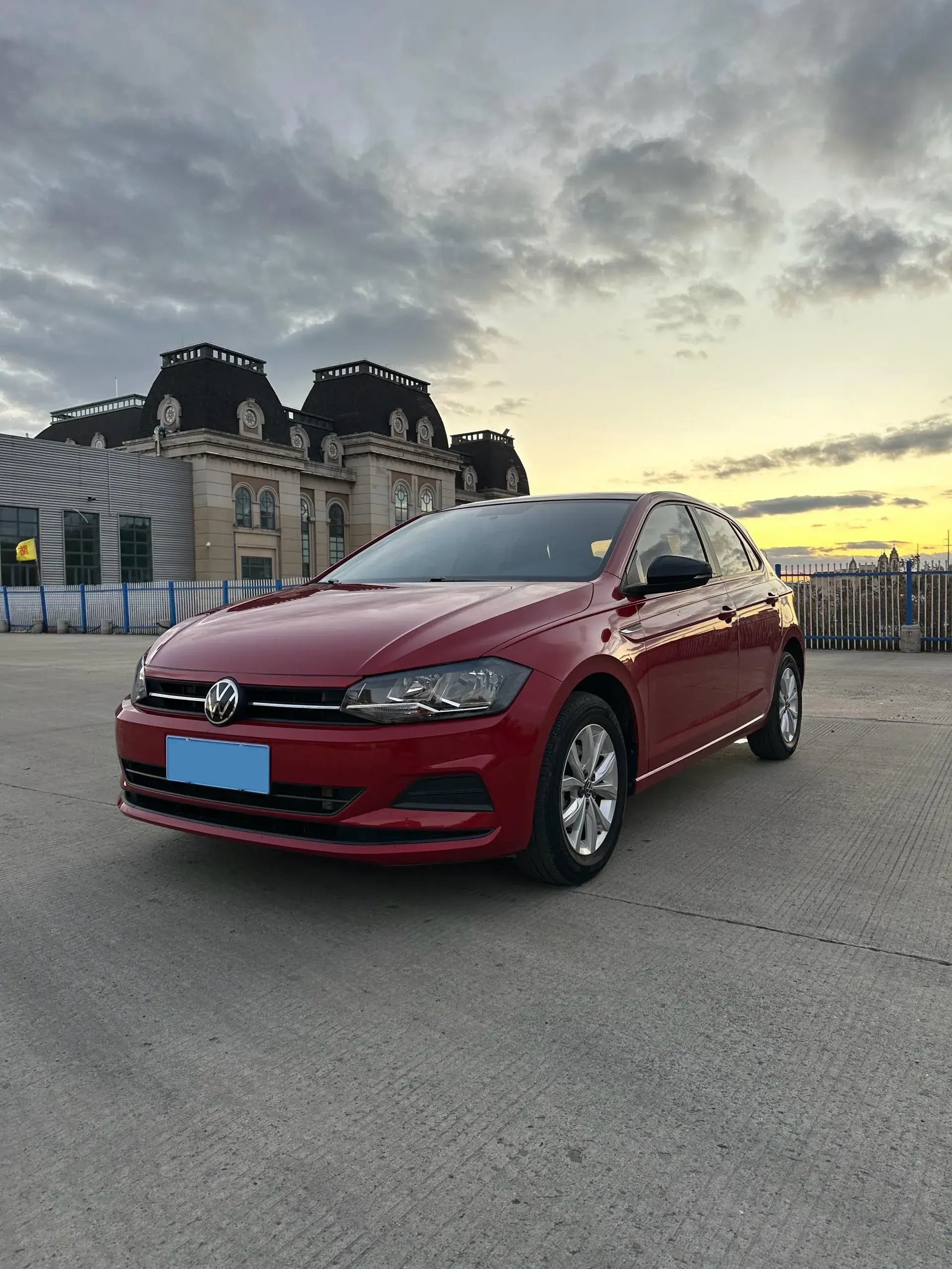 2021 VOLKSWAGEN POLO view 1