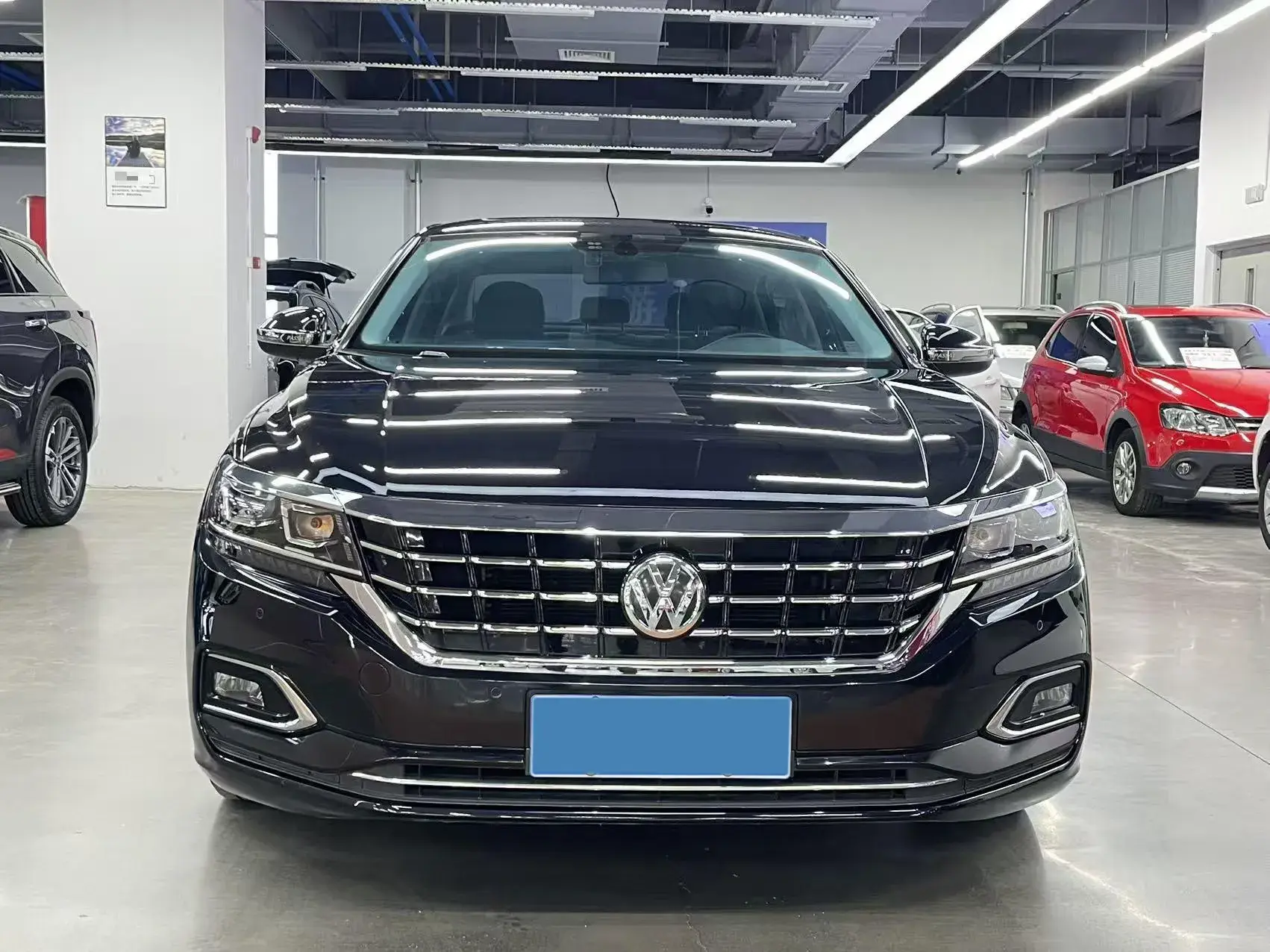 2019 VOLKSWAGEN PASSAT thumbnail 3