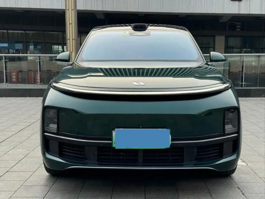 2022 LI L9 thumbnail 2